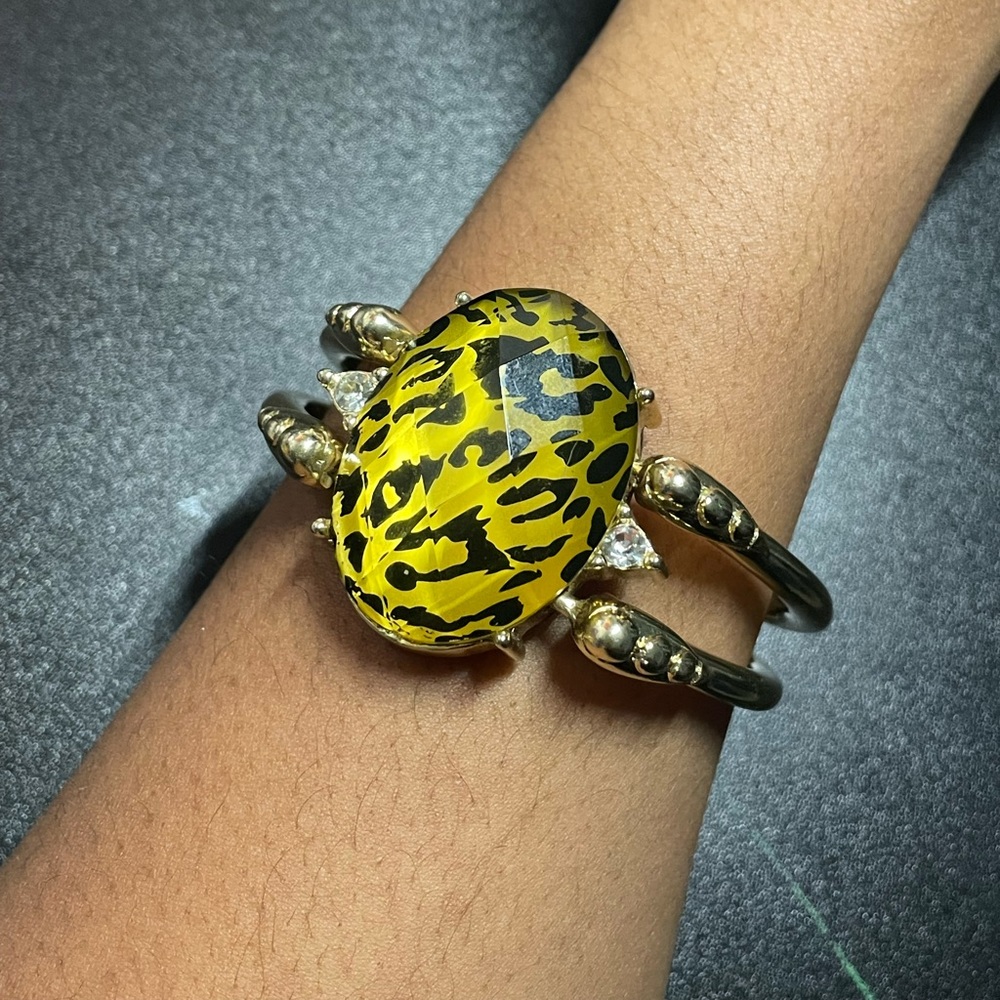 Reversible Gold Bangle - Picture 5 of 8
